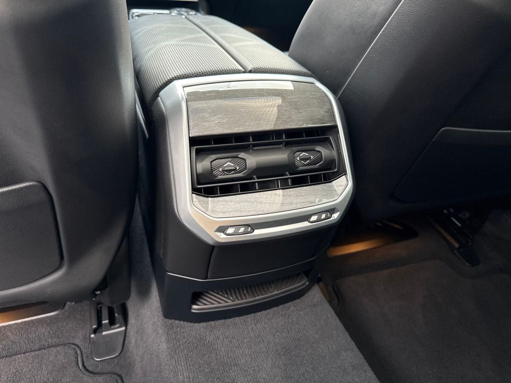 2025 BMW 7 Series 740i