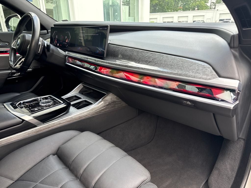 2025 BMW 7 Series 740i
