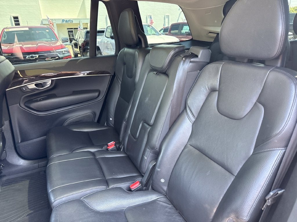 2017 Volvo XC90 T6 Momentum