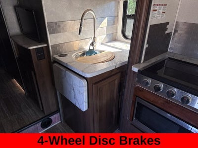 2019 Ford E-450SD Base