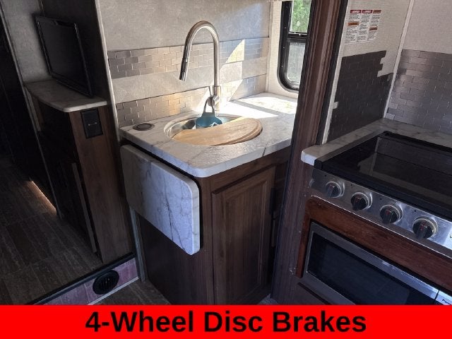 2019 Ford E-450SD Base