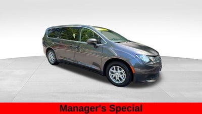 2023 Chrysler Voyager LX