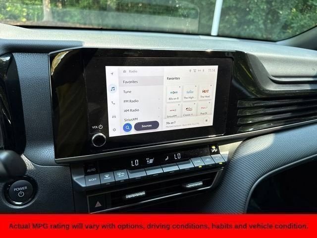 2025 Toyota Camry SE