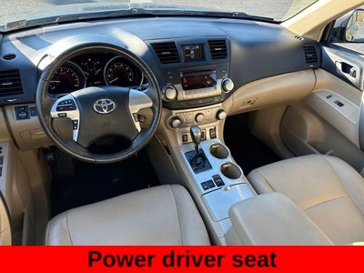 2012 Toyota Highlander SE