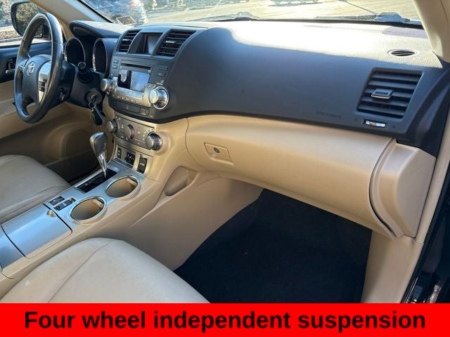2012 Toyota Highlander SE