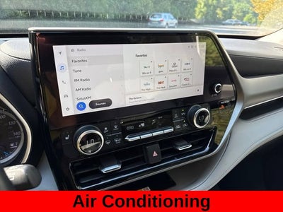 2023 Toyota Highlander Hybrid XLE