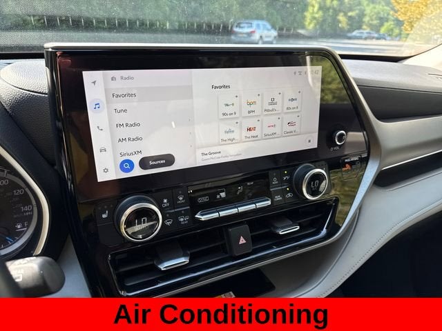 2023 Toyota Highlander Hybrid XLE