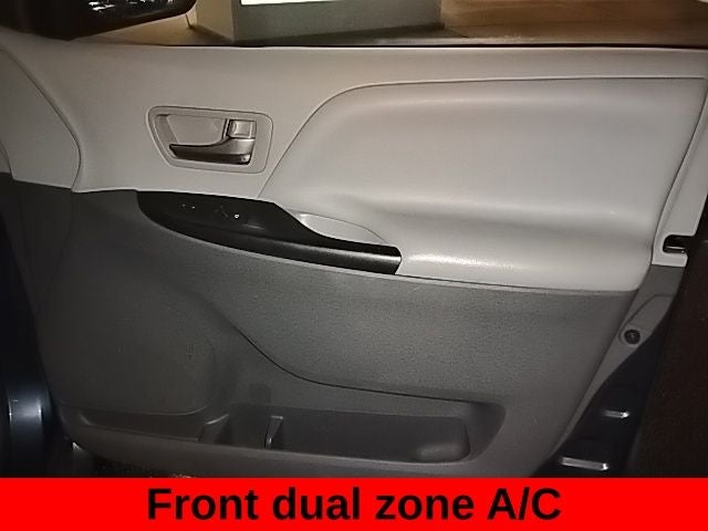 2016 Toyota Sienna LE