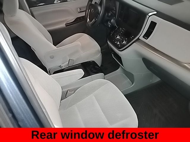 2016 Toyota Sienna LE