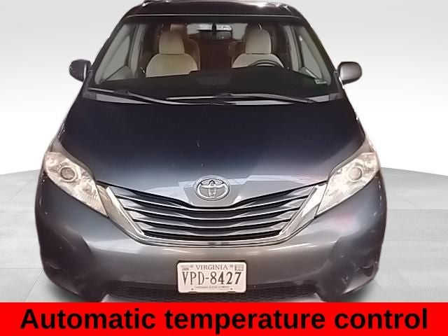 2016 Toyota Sienna LE