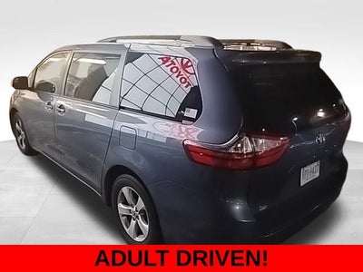 2016 Toyota Sienna LE