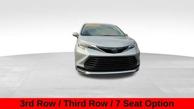 2023 Toyota Sienna LE 8 Passenger