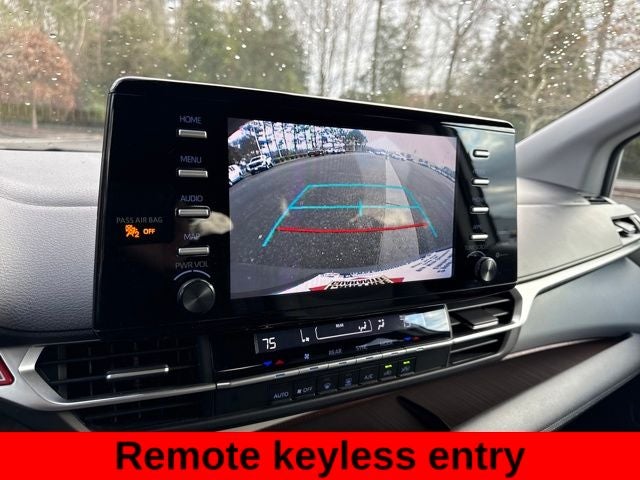 2023 Toyota Sienna LE 8 Passenger