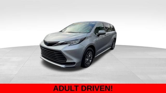 2023 Toyota Sienna LE 8 Passenger