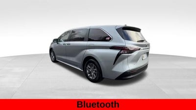 2023 Toyota Sienna LE 8 Passenger