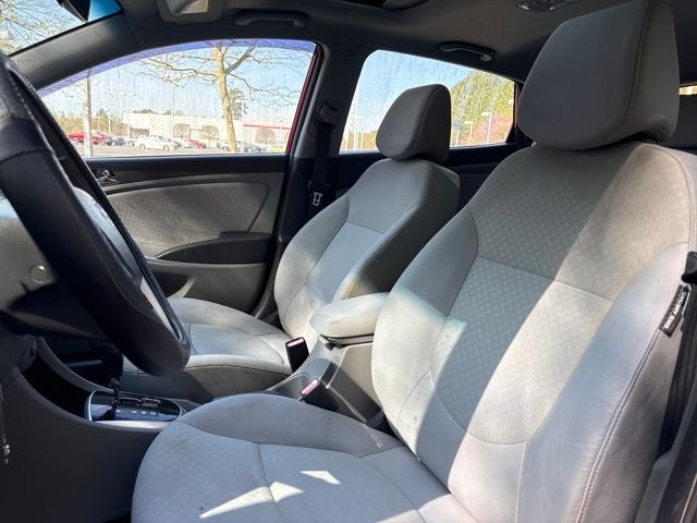 2013 Hyundai Accent SE