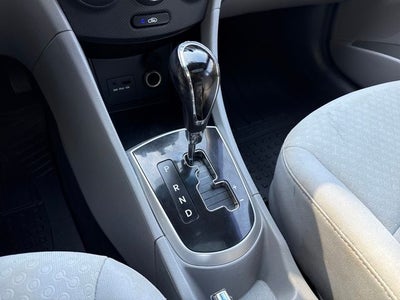2013 Hyundai Accent SE