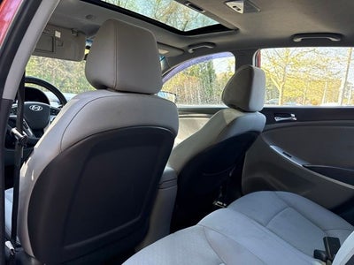 2013 Hyundai Accent SE