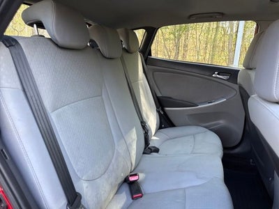 2013 Hyundai Accent SE