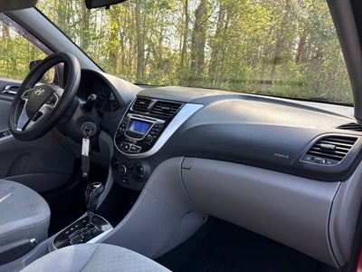 2013 Hyundai Accent SE